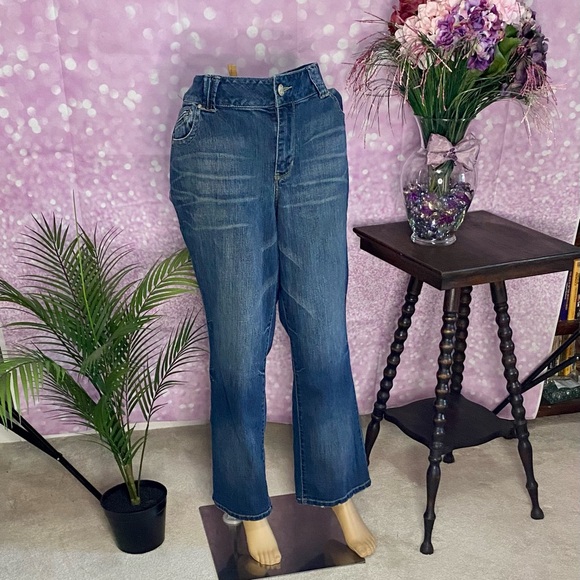 Lane Bryant PETITE PLUS Distinctly boot cut - Picture 1 of 14